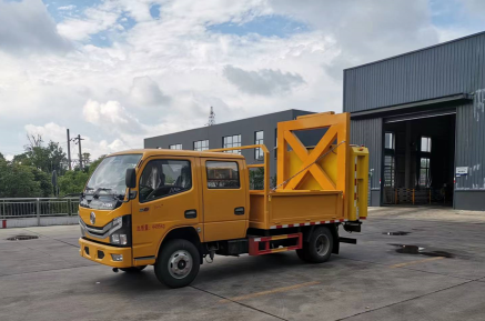 東風(fēng)D6藍(lán)牌雙排防撞緩沖車