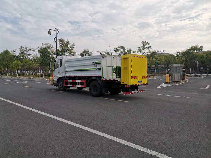 東風(fēng)天錦護(hù)欄清洗灑水防撞緩沖車