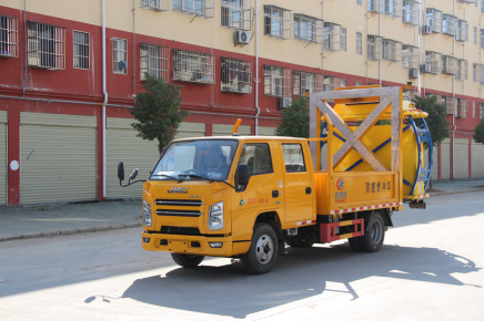 江鈴黃牌防撞緩沖車(chē)